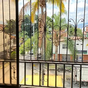 https://amplio-y-comodo-apartamento-laureles-estadio-120mts.colombiamedellinhotels.com